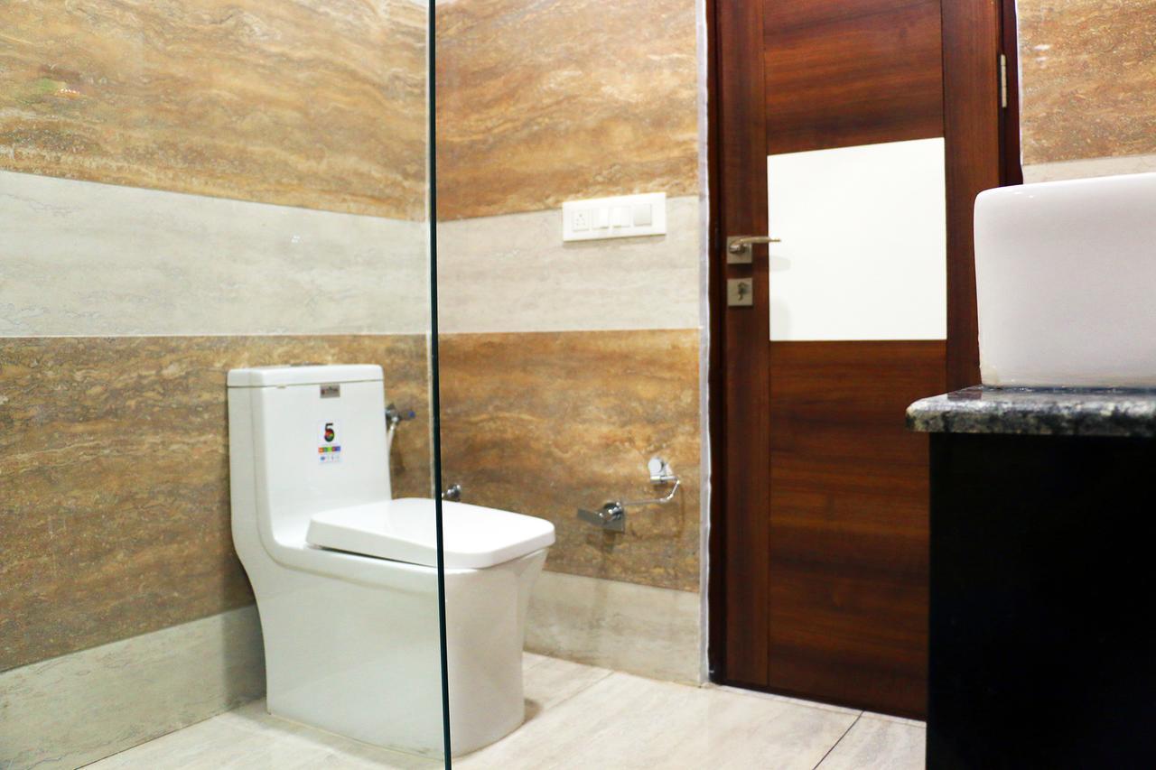 Hotel Neelam Moga Ludhijána Kültér fotó
