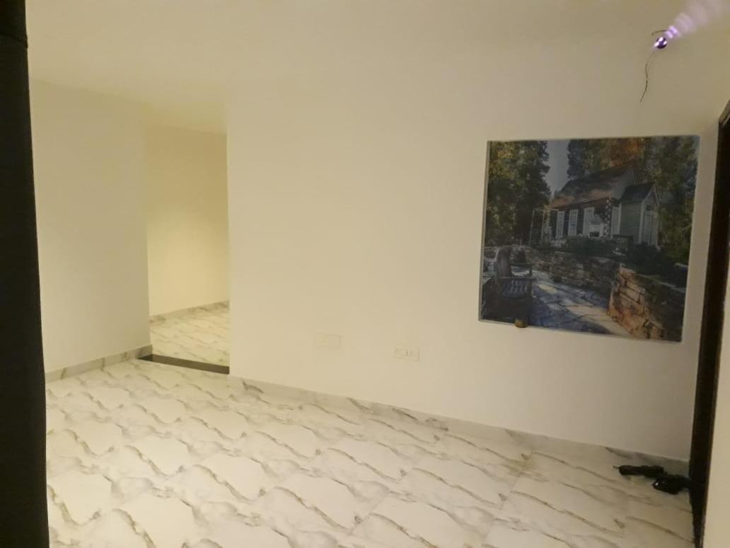 Hotel Neelam Moga Ludhijána Kültér fotó