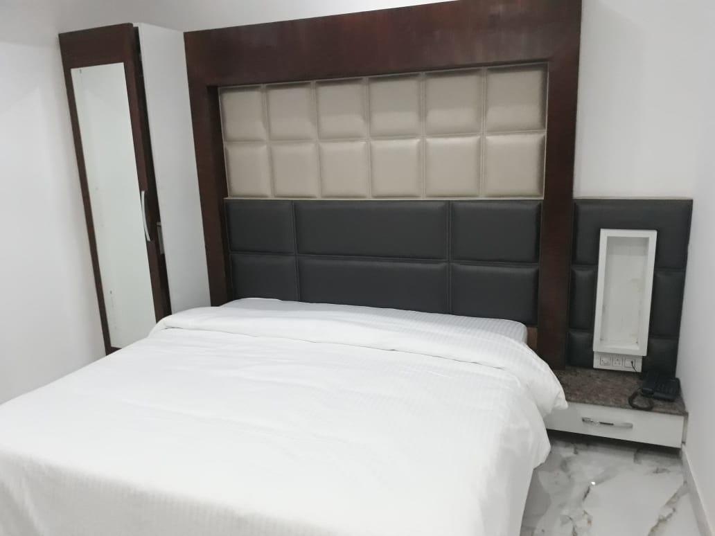Hotel Neelam Moga Ludhijána Kültér fotó